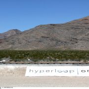 Zkušební jízda Hyperloopu v poušti nedaleko Las Vegas
