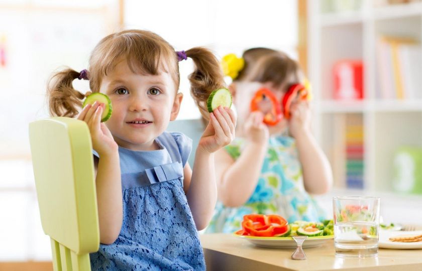 Zdravá strava pro školáky: Ochrání je i před šikanou