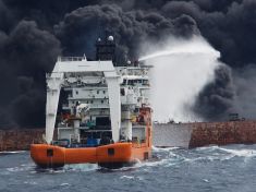 Další tanker šel ke dnu. Umí si moře pomoci?