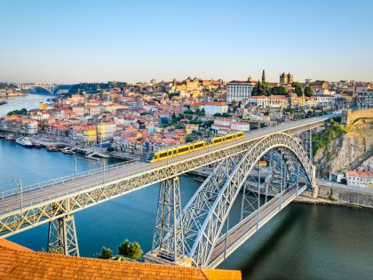 Důvody, proč navštívit Porto: Portské i Eiffelova stopa