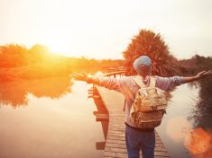 Jaký je muž ve znamení Střelce? Cestovatel s humorem i intuicí