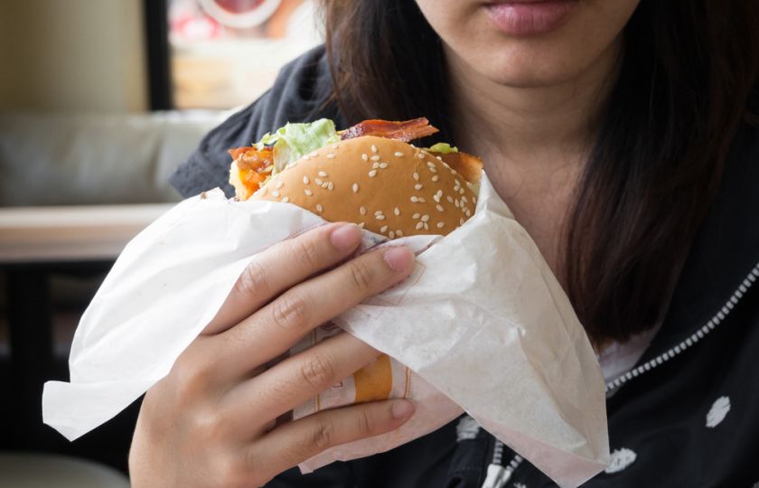 Jídlo z fast foodů způsobuje deprese. Není zdravé ani dost pestré