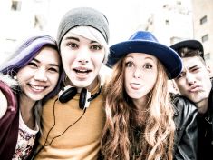 Nebyli jste na střední oblíbení? Může to pomoci vašemu duševnímu zdraví