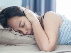 Proč nemůžete spát? Možná máte syndrom explodující hlavy