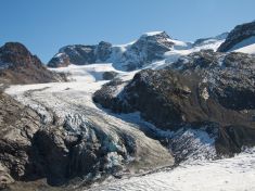 Ledovce ve Švýcarsku tají. Má je zachránit až 5000 sněžných děl