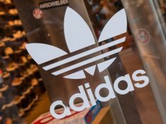 Tenisky: Trend, který se nechystá odejít ani letos