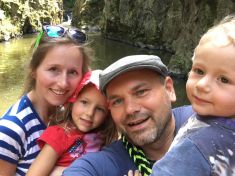 Cesta z New Yorku do Prahy, pak na vesnici a do pyžam