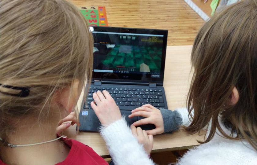 S Minecraftem chytne děti programování už za hodinu, říká Karel Klatovský