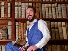 Proč si zakladatel Klubu Pánů z Ponožkovic Petr Janda přibral ještě Ponožkátor