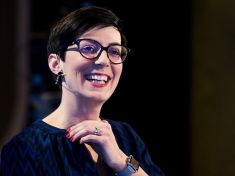 Mladí by měli dohlédnout na své starší rodiče i sousedy, říká Markéta Pekarová Adamová