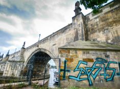 Ostrá tužka Karla Křivana: Graffiti na Karlův most patří