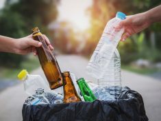 Americký systém recyklace je v troskách. Může za to Čína, nebo nezájem?