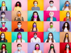 Deset přístupů ke covidu: Někdo je falešně pozitivní, někdo šmírák či kovidiot