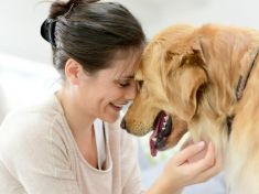 V období Psa hledejte, kdo potřebuje pomoc, a sami si o ni řekněte, radí astrolog