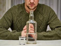 Poslední záchrana při otravě alkoholem? Vědci úspěšně vyzkoušeli hyperventilaci