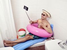 Ve světě začíná být hit staycation. Proč trávit dovolenou doma?