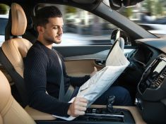 Samořídicí auta? Nejvíc lidí věří Volvu