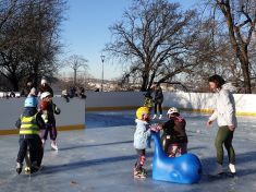 Na Dvojce se letos bruslí nejen v Grébovce, ale i v Riegrových sadech