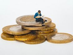 Spoření je jednoduché. Posílejte na spořicí účet nižší částky, zato pravidelně