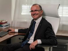 Pokud stát úplně zkolabuje, pak je lepší žít na venkově, říká sociolog