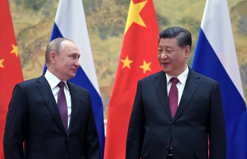 Putina dokáže zastavit jen Čína, tvrdí britský autor a novinář Sir Simon Jenkins