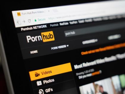 Pornhub nedávno smazal většinu obsahu. Na videích se objevili nezletilí i znásilnění