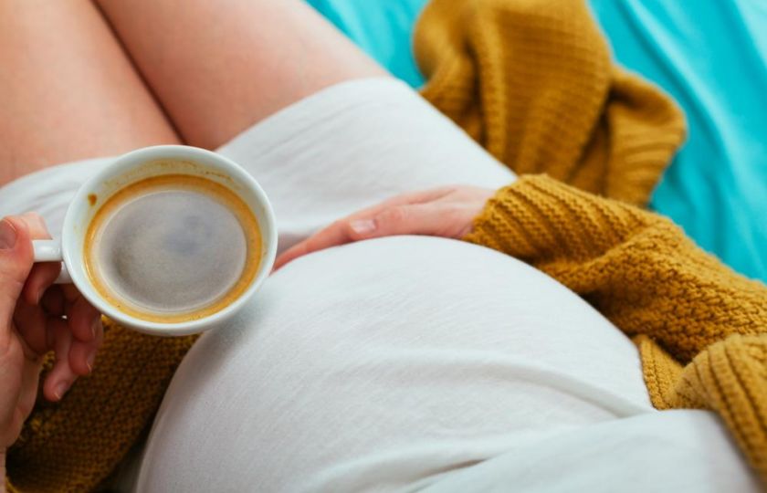 Nový výzkum o pití kávy v těhotenství: Kofein rozhodně plodu nesvědčí