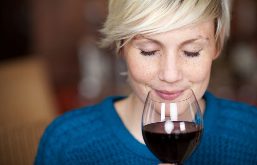 Na zdraví a na viděnou! Červené víno podle Britů funguje proti šedému zákalu