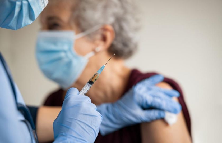 Libor Grubhoffer a Jakub Dvořáček: Nechat se očkovat je výraz solidarity s bližními