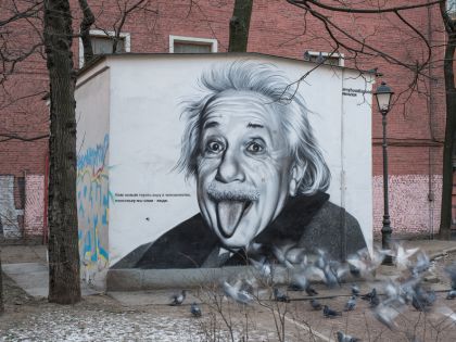 Svět hledá nového Einsteina. Může ho přinést koronavirová krize?