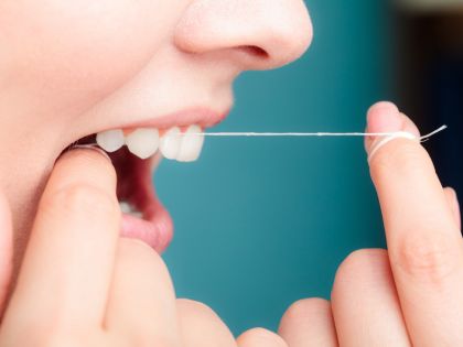 Budou nám růst třetí zuby? Vědci zkoumají revoluční terapii na fretkách