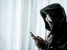 Nejnebezpečnější zbraně budoucnosti v rukou zločinců? Deep fakes i samořiditelná auta