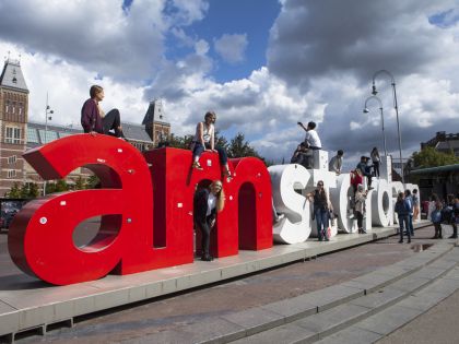 Jak Amsterdam tlumí nápor turistů? Končí třeba s prohlídkami Red Light Districtu