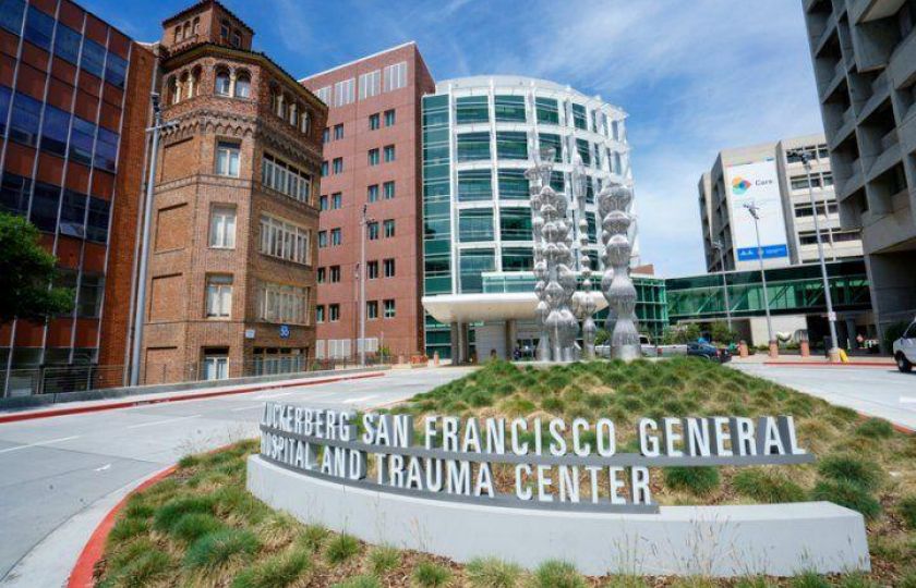 Zuckerberg daroval nemocnici v San Francisku 1,7 miliardy. Město ho stejně odsoudilo