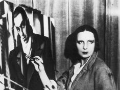 Obrazy bisexuální malířky sbírají Madonna, Nicholson i Streisandová