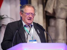 Jak jsem šel s Adamem Michnikem ve Vídni do vězení