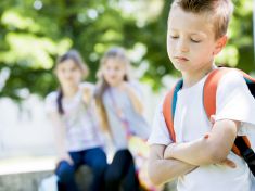 Je to jedináček, takže je rozmazlený spratek? Vývoj psychologie to vyvrací