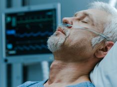 Filozof Jonny Thomson: Je tady doba, kdy bychom měli uvádět odsouzené do kómatu?