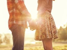 Je čas slunce. Dopřejte svému tělu slast a oslavujte v práci