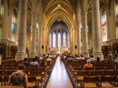 Profesor z Oxfordu: Proč přežívají církve? Ze stejného důvodu jako věda a literatura