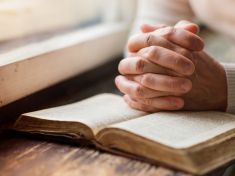 Antiteisté nebo nenáboženští: Kolik je druhů ateismu a proč v něco věří všichni