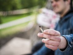 Pět věcí a činností, které se rozhodně nevyplatí kombinovat s konopím