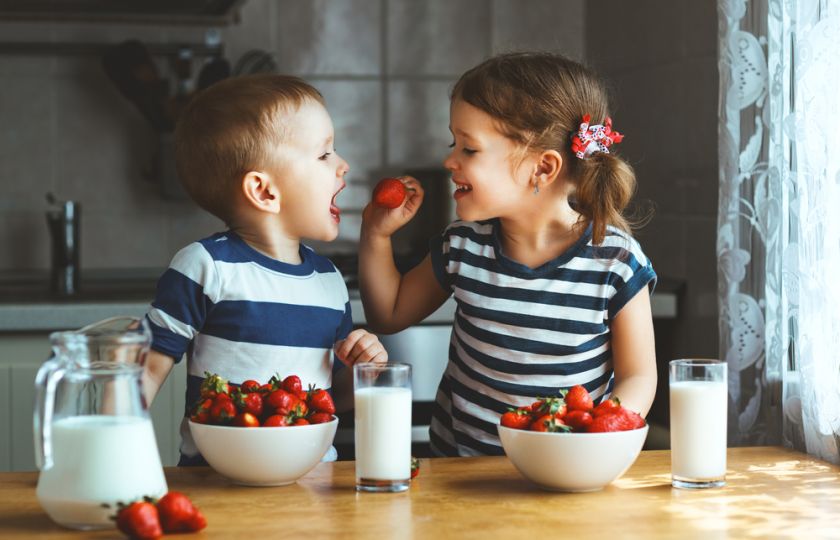 Jak děti motivovat, aby snídaly? Nepříjemnou povinnost změňte v každodenní dobrodružství