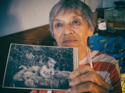 Film Sama s Lubou Skořepovou upozorňuje na samotu lidí ve stáří