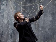 Kdo jsou Gastlighteři a proč se v jejich přítomnosti můžete zbláznit? 