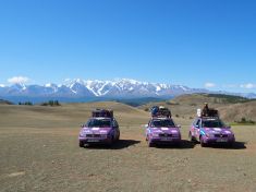 Kluci z Třebíče vybrali peníze na charitu a vyrazili na Mongol Rally