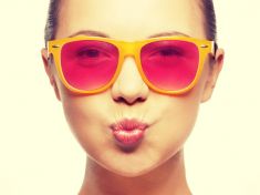 Vědci potvrdili existenci takzvaných růžových brýlí!