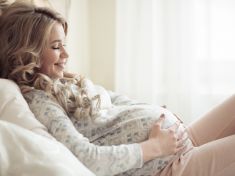 Chcete mít krátký a přirozený porod? Jezte datle