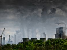 Čína vyřadila z provozu 40 % továren nesplňujících emisní normy