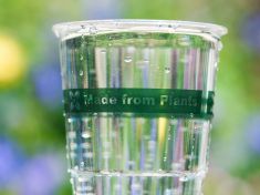 Igelitka z obilí? Němci začínají vyrábět bioplasty z otrub  